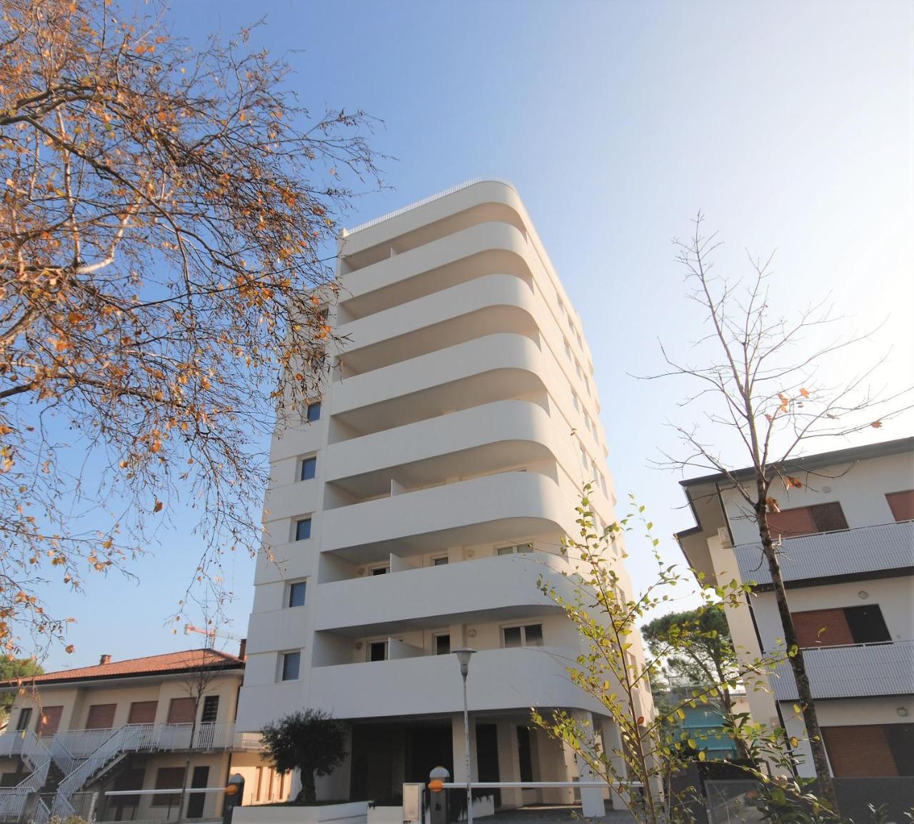 Appartamenti Torre Bianca Lignano Sabbiadoro Exterior foto